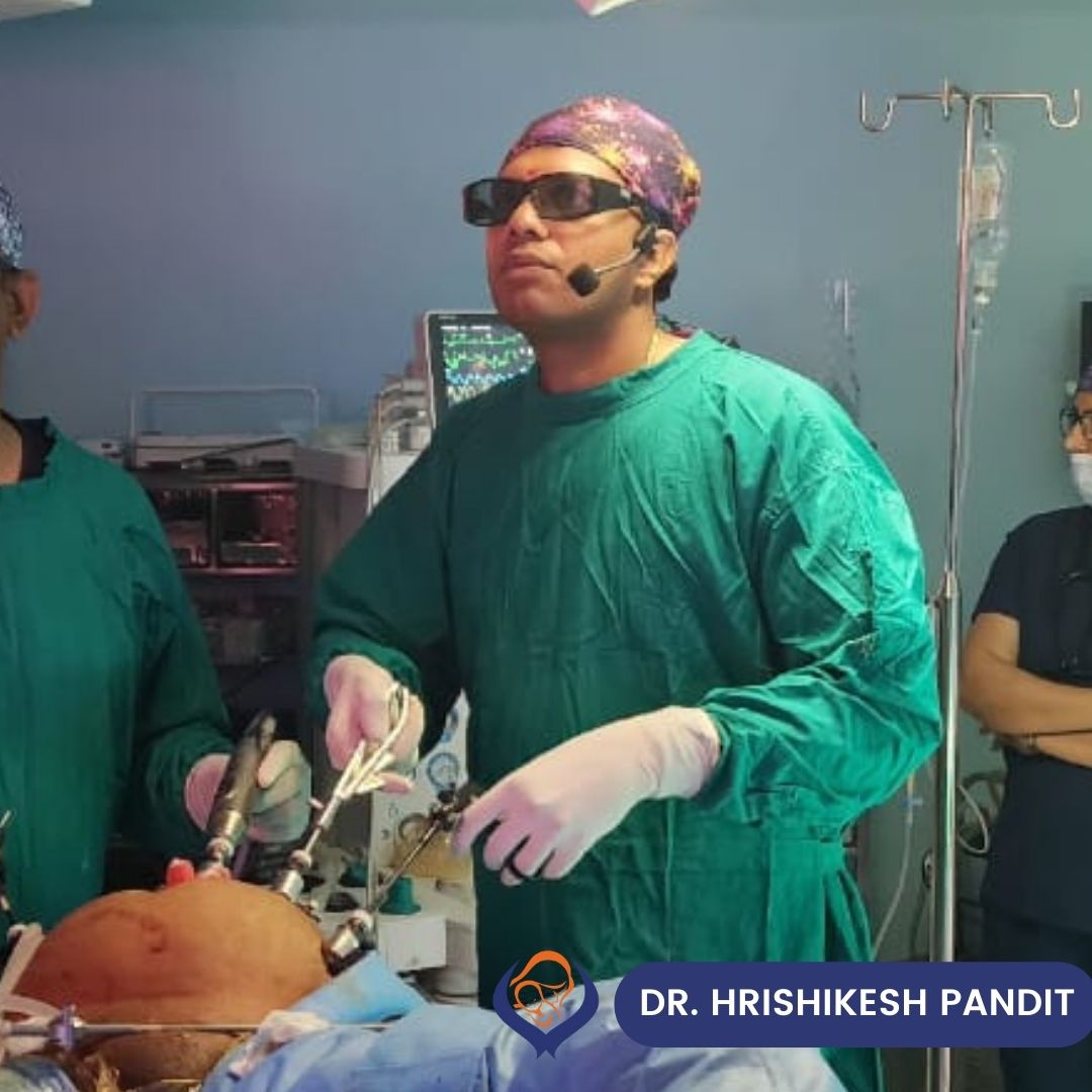 डॉ. ह्रिषीकेश पंडित, हे अहिल्यानगर (अहमदनगर) मधील एक सुप्रसिद्ध स्त्रीरोग तज्ञ व लॅप्रोस्कोपी शस्त्रक्रिया अहमदनगर मध्ये करणारे सर्वात पहिले गायनेकॉलॉजिक सर्जन आहेत.
